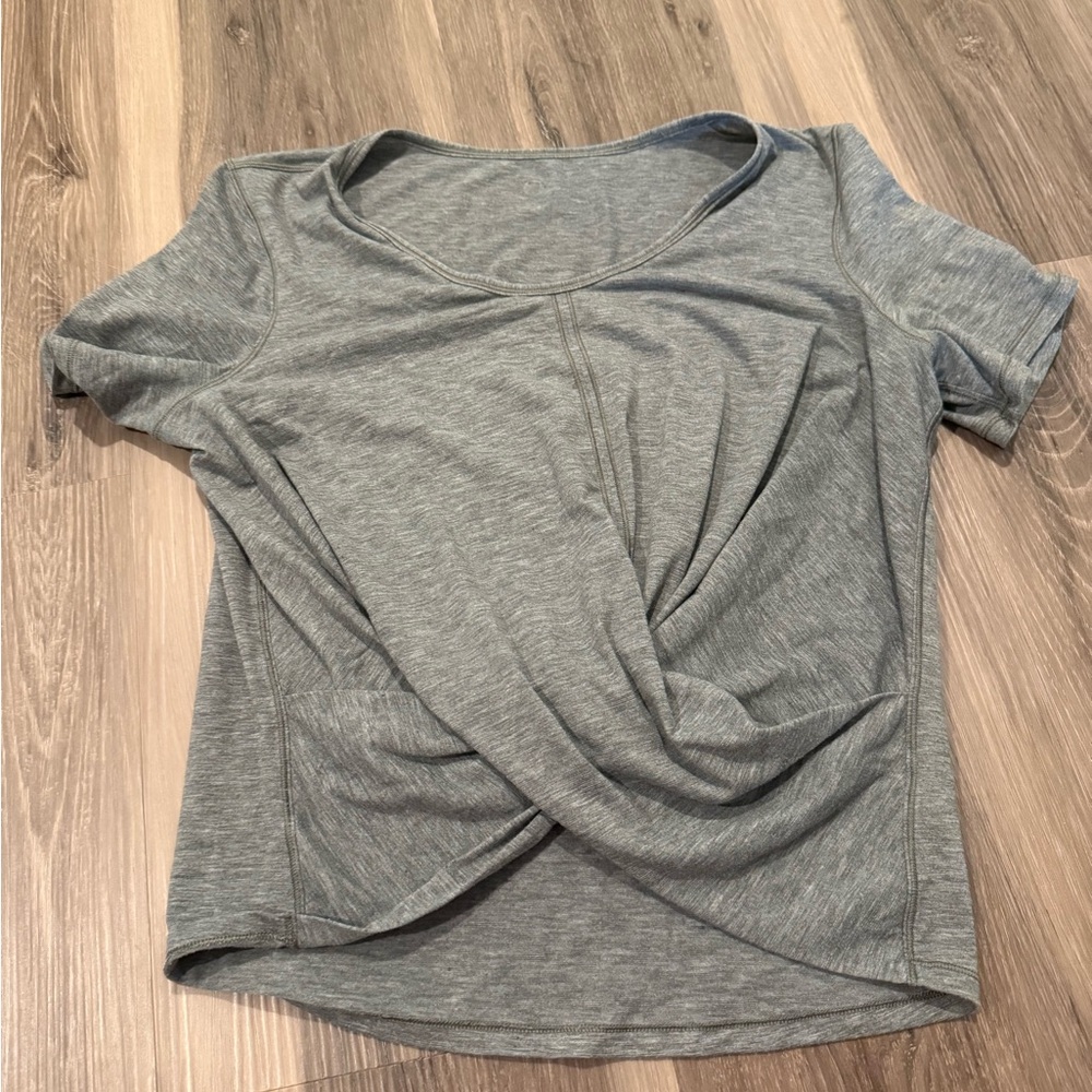 LULU Gray Twist Front Top